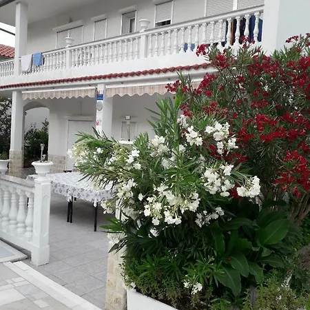 Apartment In With Terrace, Air Conditioning, W-lan, Washing Machine 4386-2 *