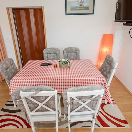 Apartment In With Terrace, Air Conditioning, W-lan, Washing Machine 4386-2