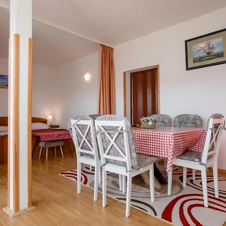 Apartment In With Terrace, Air Conditioning, W-lan, Washing Machine 4386-2 *