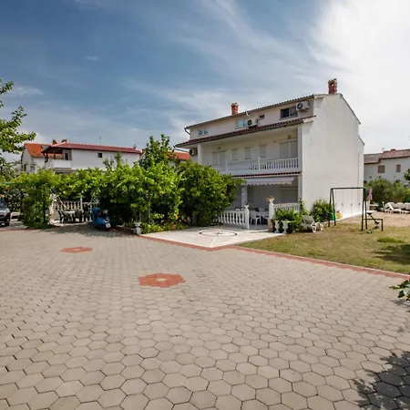 In With Terrace, Air Conditioning, W-lan, Washing Machine 4386-2 Apartment *